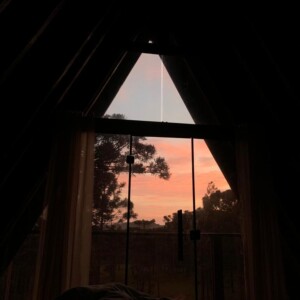 Chalé Suíço A-FRAME 68m² + 24m² de Deck - KIT Madeira Maciça - COD14 17