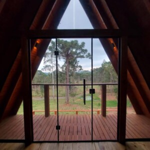 Chalé Suíço A-FRAME 68m² + 24m² de Deck - KIT Madeira Maciça - COD14 16